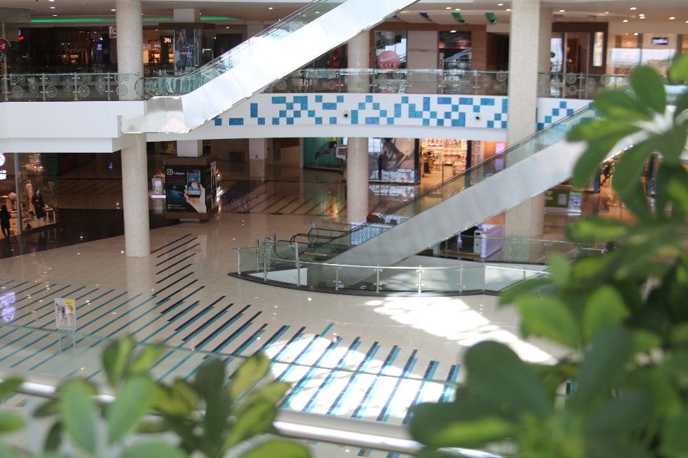 atrium ( نمایی از آتریوم مرکزی )  isfahan shopping complex & world best shopping mall